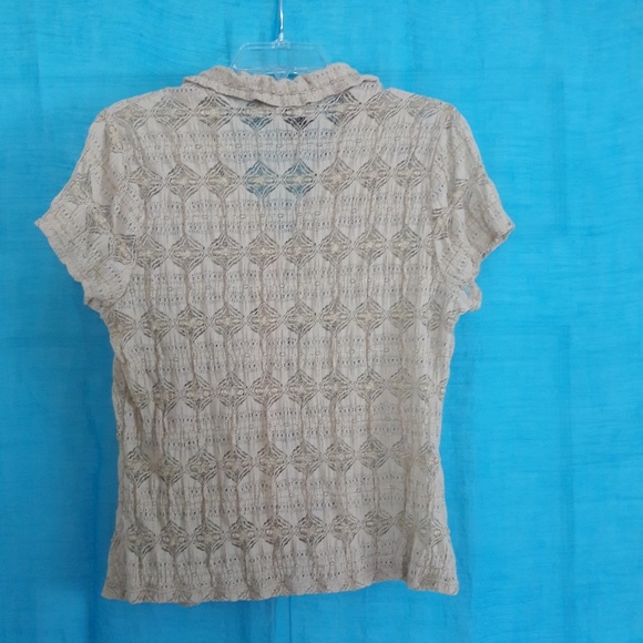 NWOT Lace Blouse Top Short Slive Buttons Down - Picture 6 of 7